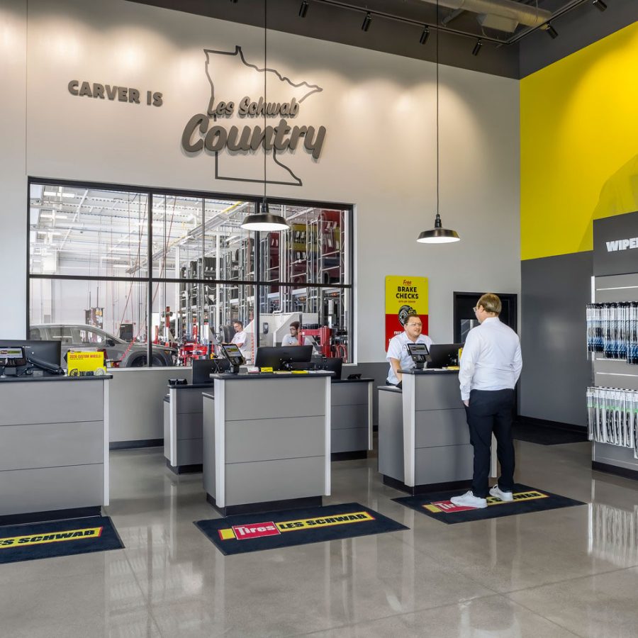 Les Schwab Tire Center: Carver, Minnesota